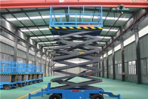 為什么在多雨的夏季，液壓驅(qū)動的升降平臺會比電動驅(qū)動的更具優(yōu)勢？