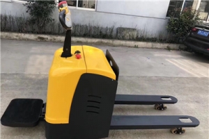 酷暑的夏日電動平臺搬運(yùn)車應(yīng)該如何保養(yǎng)？?