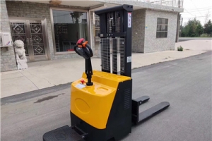 電動(dòng)式堆高車為何霸占柴油叉車市場(chǎng)？