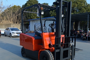 電動(dòng)叉車(chē)的起動(dòng)機(jī)有哪些零部件？