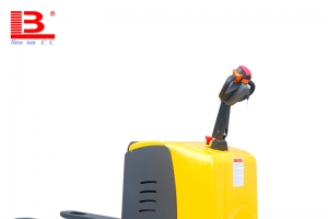 電動(dòng)叉車1.5噸多少錢一輛