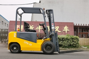 電動(dòng)叉車與牽引車的二級(jí)保養(yǎng)