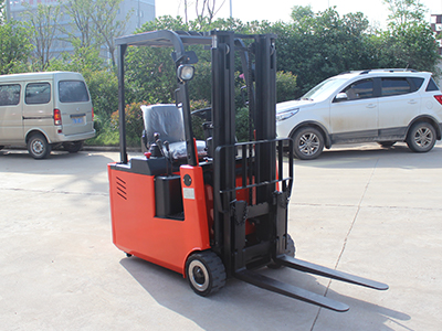 電動(dòng)叉車