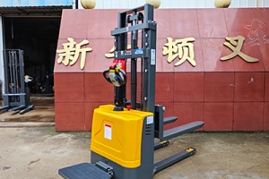 電動堆高車也需要辦證上崗？別等被查到了才后悔！